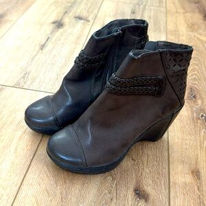 JBU charcoal grey wedge ankle boots 6.5